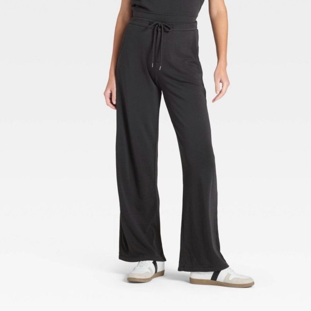 Women's Black Wide-Leg Sweatpants